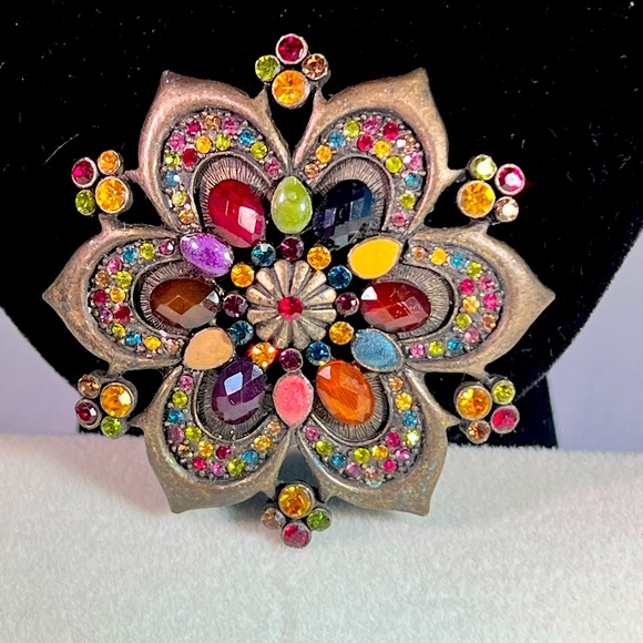 Jewelry - Vintage Brooch Floral with multi-colored stones